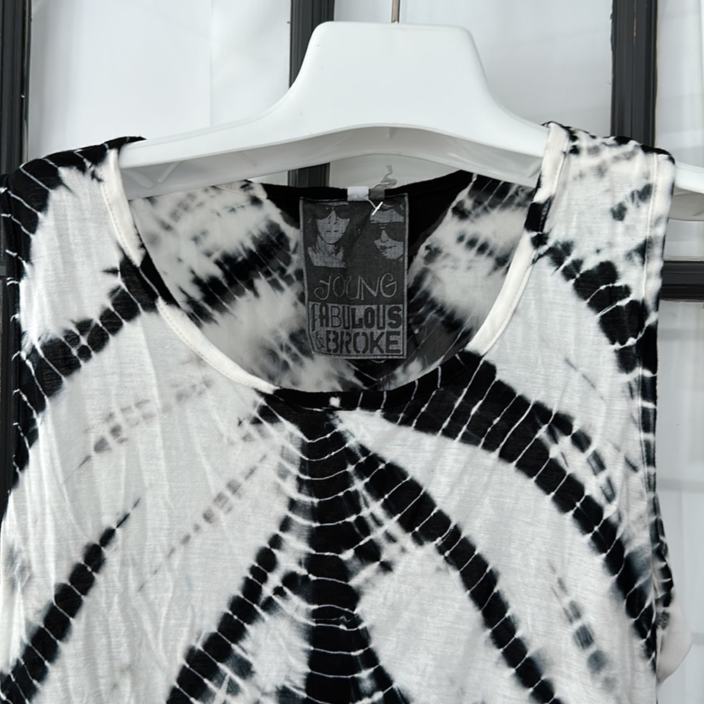 Young Fabulous Broke hi lo print flowy tank top 🌸 - Picture 2 of 6